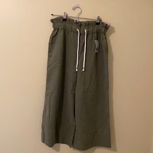 NWT Topshop Moto Crop green paper bag pant